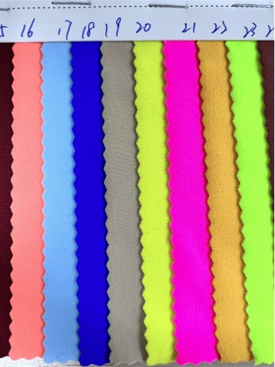 DG-BT 再生錦綸啞光萊卡  成分：82%再生錦綸  18%氨綸 克重：200g/㎡ 幅寬：150CM 側面照